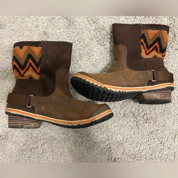 Sorel boots - Picture 1 of 6